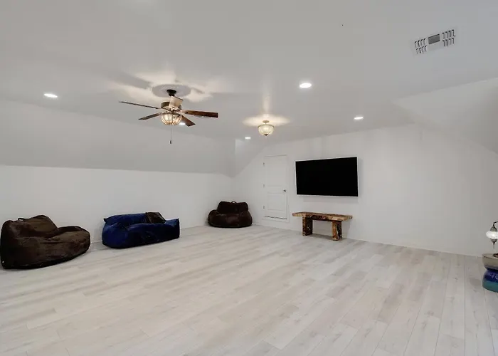 Spacious House In Roundrock