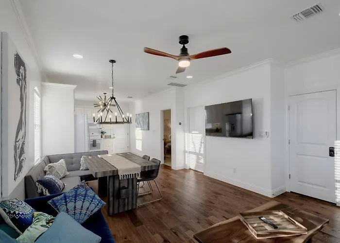 Spacious House In Roundrock * Round Rock