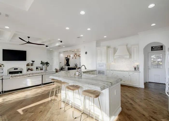 Spacious House In Roundrock